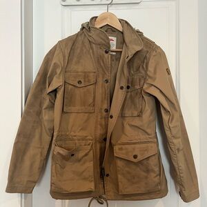 Fjallraven Women’s Raven Field Jacket in Tan
